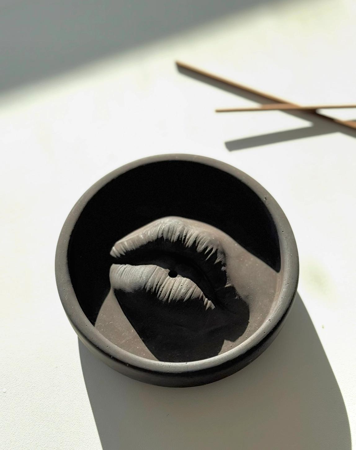 Lip Incense Holder