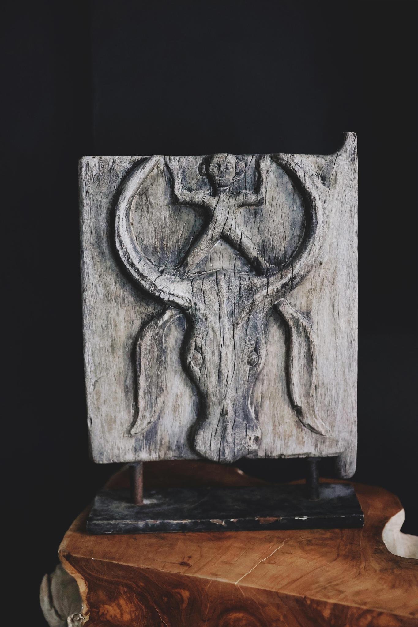 Sulawesi Door Carving, Figure and Bull
