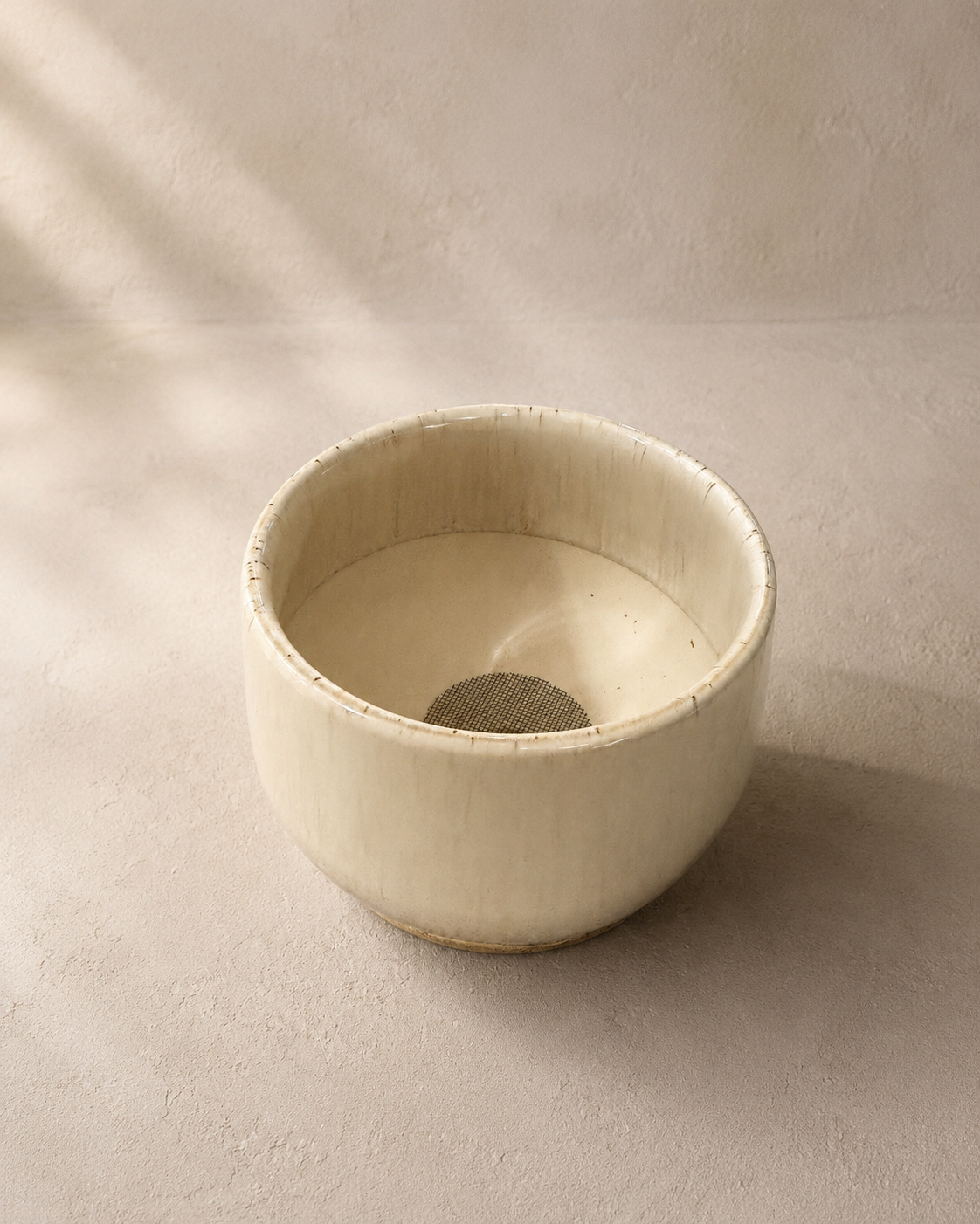 Cream Planter with Round Insert