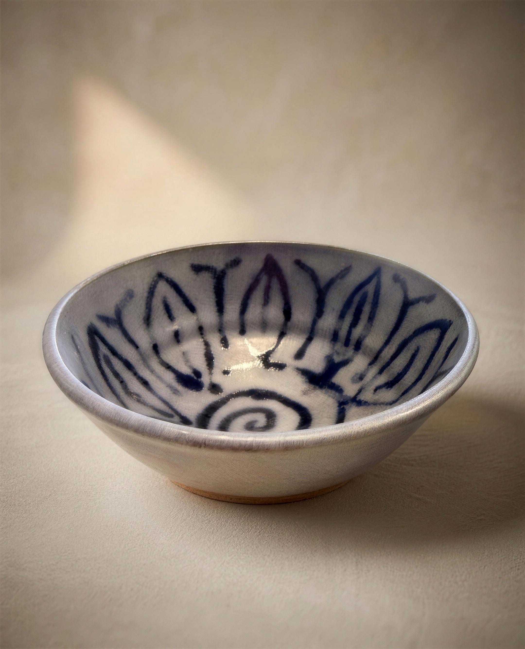 Lotus Bowl, Shallow