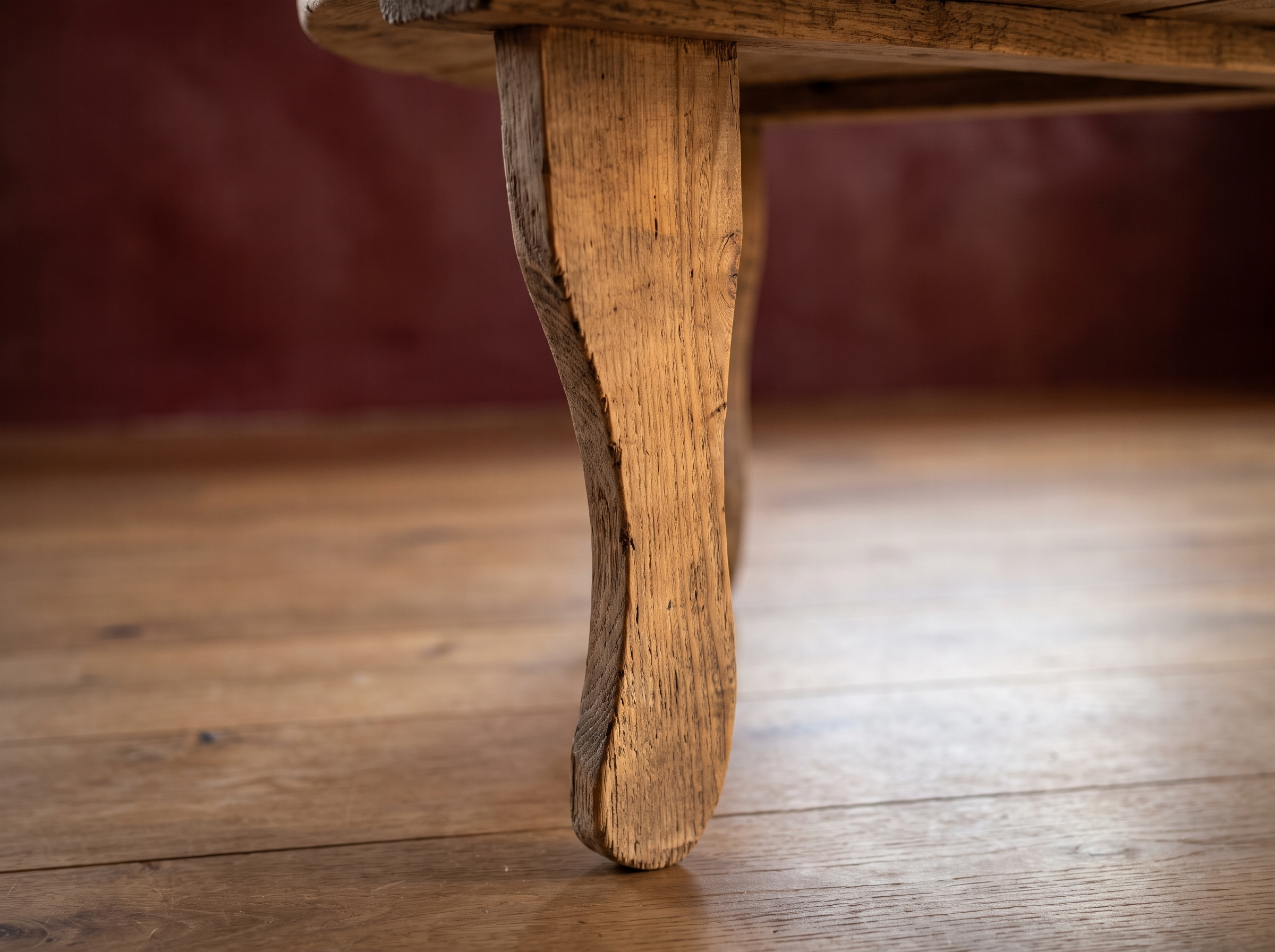 Antique round coffee table, lighter, leg detail