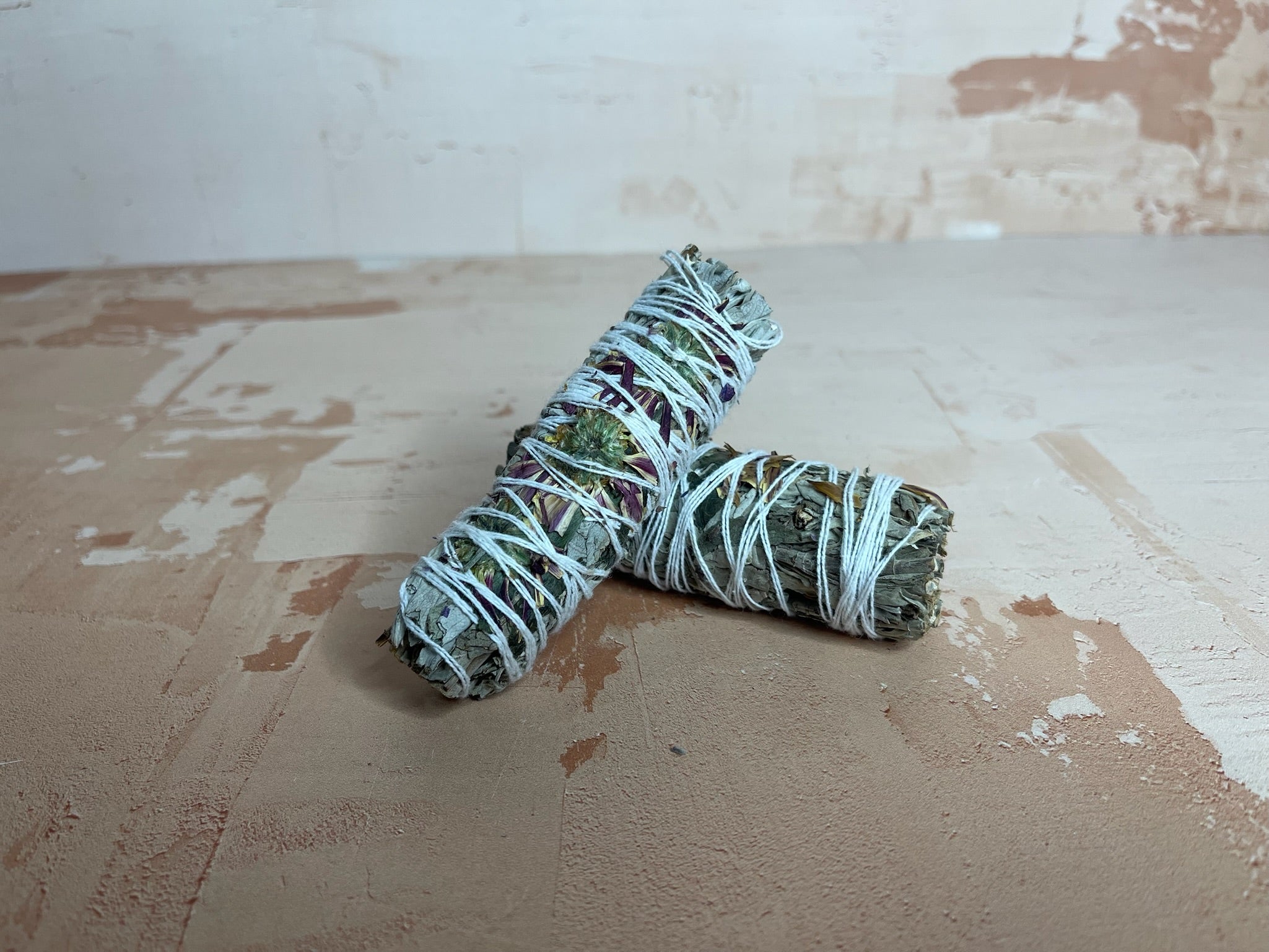 White Sage Smudge Stick with Daysi Dragon Flower